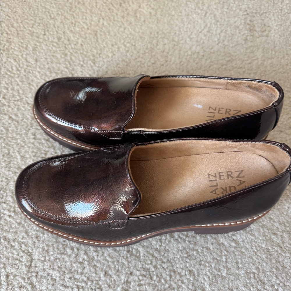 New Women’s Naturalizer Brown Loafers Comfortable Slip-On Flats